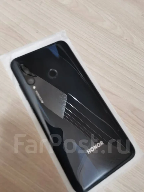 Honor 10i. �/�, ������, 3G, 4G LTE, NFC ����