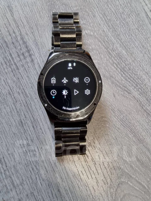 Samsung Gear S2. IP68 ����
