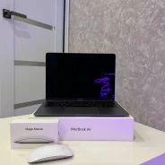 Apple MacBook. 13", WiFi, Bluetooth ����