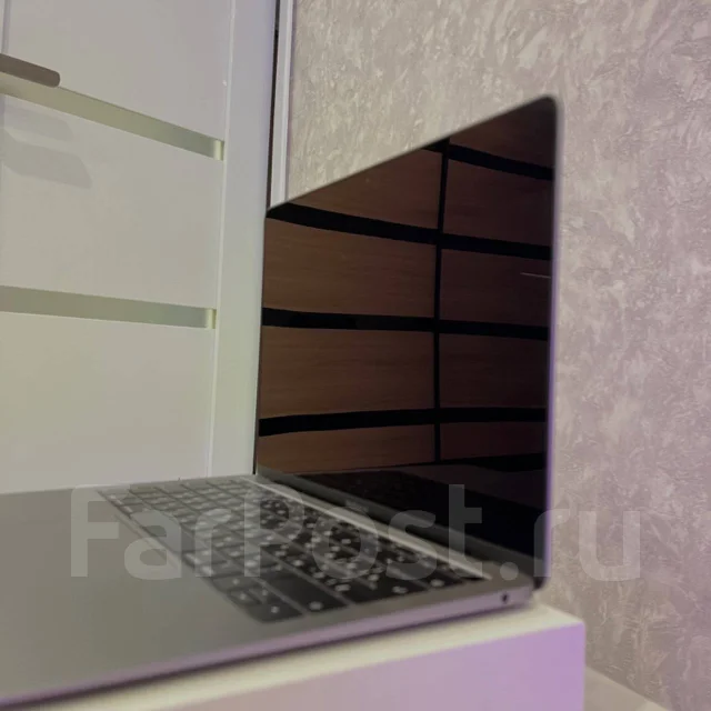 Apple MacBook. 13", WiFi: 1, Bluetooth: 1 ����