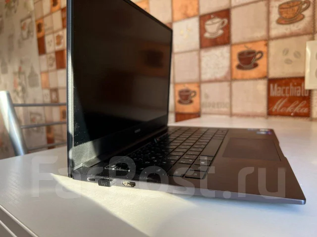 Honor MagicBook 14. 14", 144����, ��� 8 ��, ���� 512���, WiFi: 1, Bluetooth: 1, ����������� �� 10��. ����