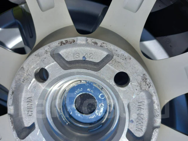 Bridgestone Balminum. 5.5x15", 4x100, ET42, �� 71,1���. ����