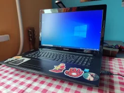 Lenovo B70-80. 17.3", 60����, ��� 8 ��, ���� 1 000���, WiFi, Bluetooth, ����������� �� 3��. ����