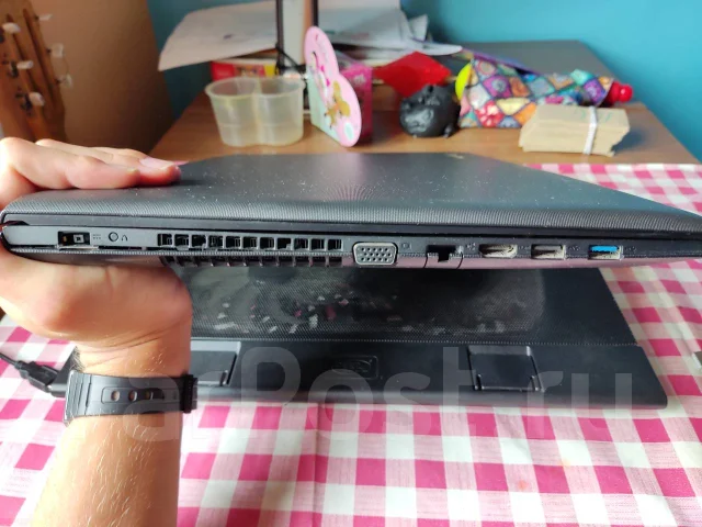 Lenovo B70-80. 17.3", 60����, ��� 8 ��, ���� 1 000���, WiFi: 1, Bluetooth: 1, ����������� �� 3��. ����