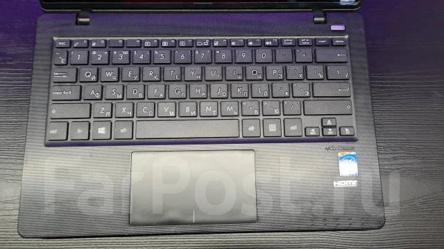Asus X200MA. 12", 2,2����, ��� 4 ��, ���� 64���, WiFi: 1, Bluetooth: 1, ����������� �� 1��. ����