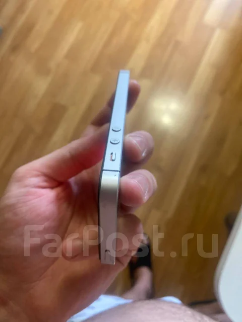 Apple iPhone SE. �/� ����