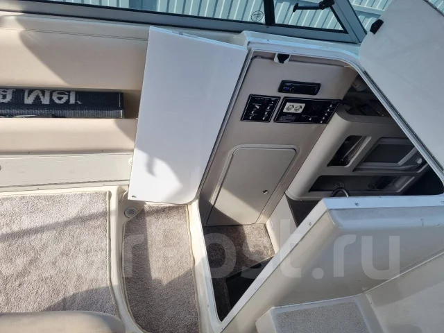 Crownline. 2001 ���, ����� 9��., ��������� ������������, 360��.�., ������ ����