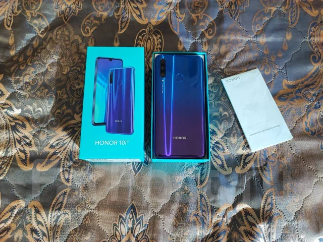 Honor 10i. �����, 128 ��, �����, 3G, 4G LTE, Dual-SIM, ����������, NFC ����