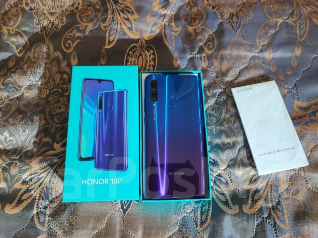 Honor 10i. �����, 128 ��, �����, 3G, 4G LTE, Dual-SIM, ����������, NFC ����