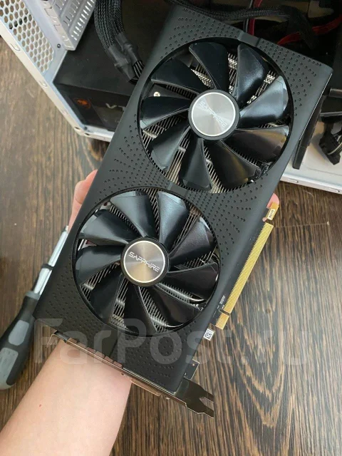 Radeon RX 590 ����