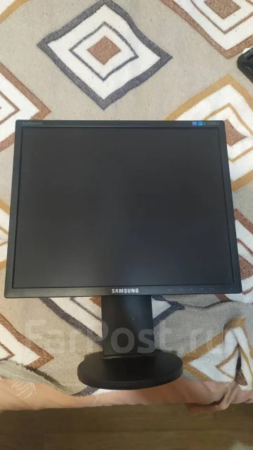 Samsung. 19", ���������� �� (LCD, LED, QLED) ����