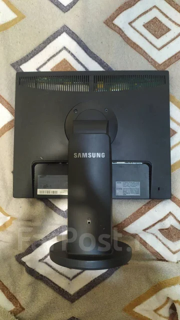 Samsung. 19", ���������� �� (LCD, LED, QLED) ����