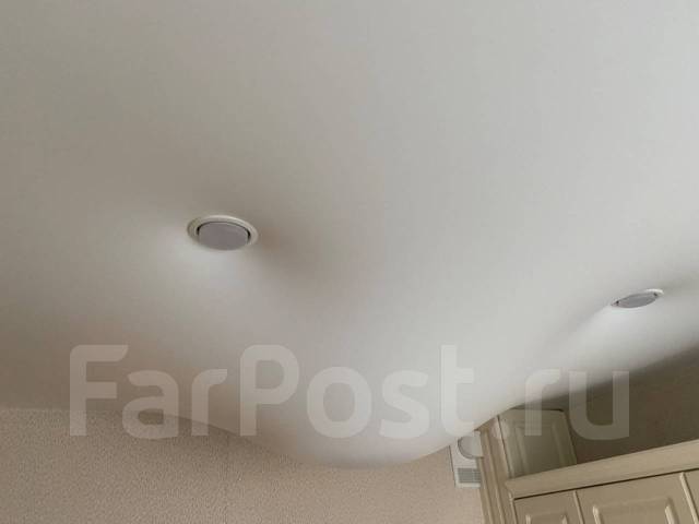 Демонтаж натяжных потолков. Слив воды во Владивостоке