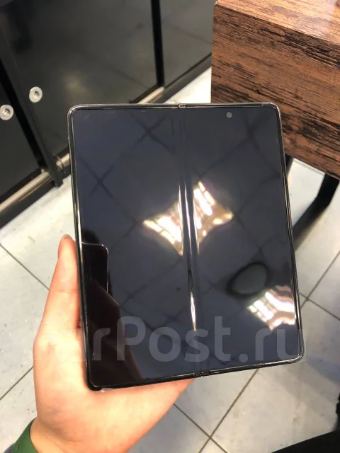 Samsung Galaxy Fold. �/�, �����, �����������, 3G, 4G LTE, 5G, ����������, NFC. ��� ����� �� ������������ ����