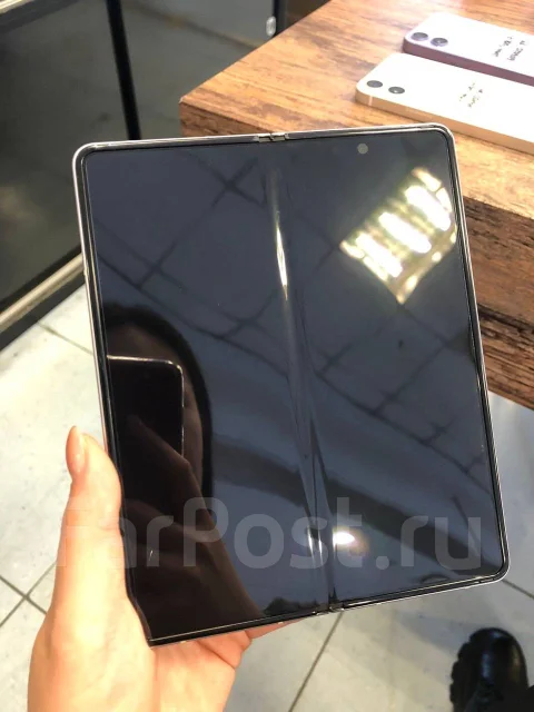 Samsung Galaxy Fold. �/�, �����, �����������, 3G, 4G LTE, 5G, ����������, NFC. ��� ����� �� ������������ ����