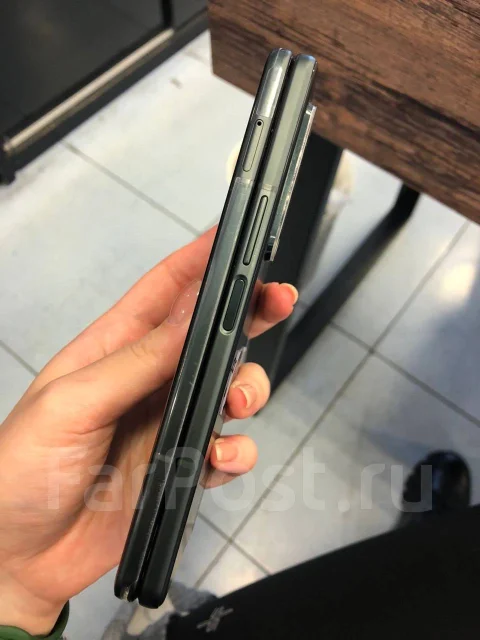 Samsung Galaxy Fold. �/�, �����, �����������, 3G, 4G LTE, 5G, ����������, NFC. ��� ����� �� ������������ ����