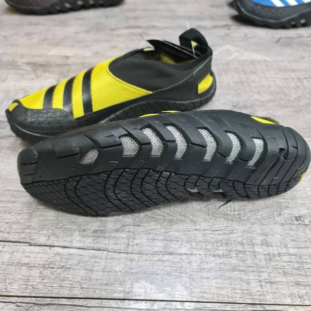 Аквашузы Adidas, 39, 40, 41, 42, 43, 44, лето, новый, в наличии. Цена ...