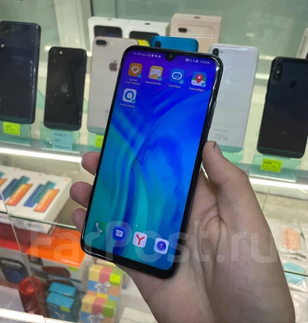 Honor 10i. �/� ����