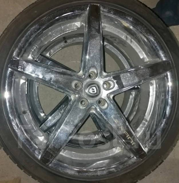 Lexani. 9.0x22", 5x114.3, ET15,  74,1. 