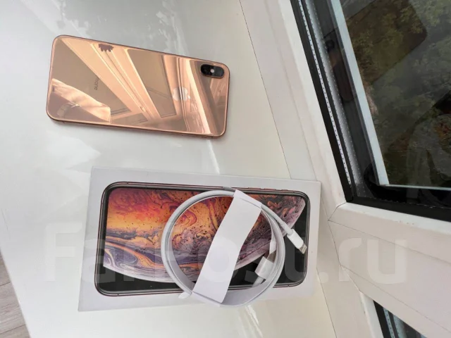 Apple iPhone Xs Max. �/�, �������, 3G, 4G LTE, NFC ����