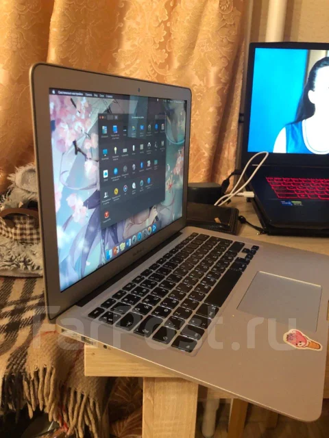 Apple MacBook Air 13 2017 Mid. 13.3", 1,8����, ��� 8 ��, ���� 128���, WiFi: 1, Bluetooth: 1 ����
