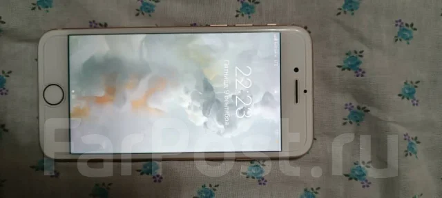 Apple iPhone 8. �/�, �������, 3G, 4G LTE, NFC ����