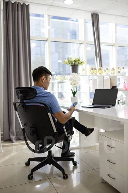 Ортопедический стул для работы в офисе