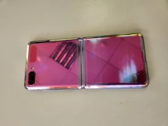 Samsung Galaxy Z Flip. �/�, ���������� ����