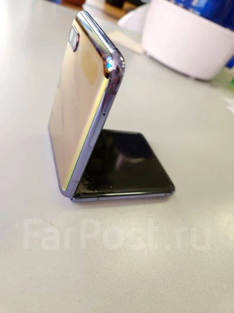 Samsung Galaxy Z Flip. �/�, ���������� ����