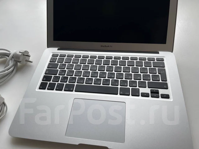 Apple MacBook Air 13 2017 Mid. 13.3", 1,8����, ��� 8 ��, ���� 256���, WiFi: 1, Bluetooth: 1, ����������� �� 10��. ����