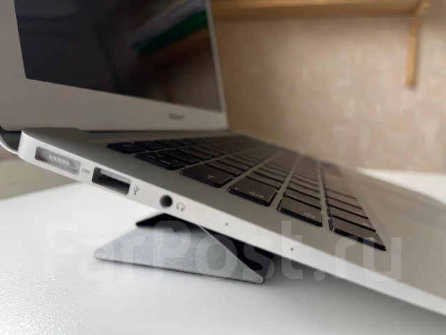 Apple MacBook Air 13 2017 Mid. 13.3", 1,8����, ��� 8 ��, ���� 256���, WiFi: 1, Bluetooth: 1, ����������� �� 10��. ����