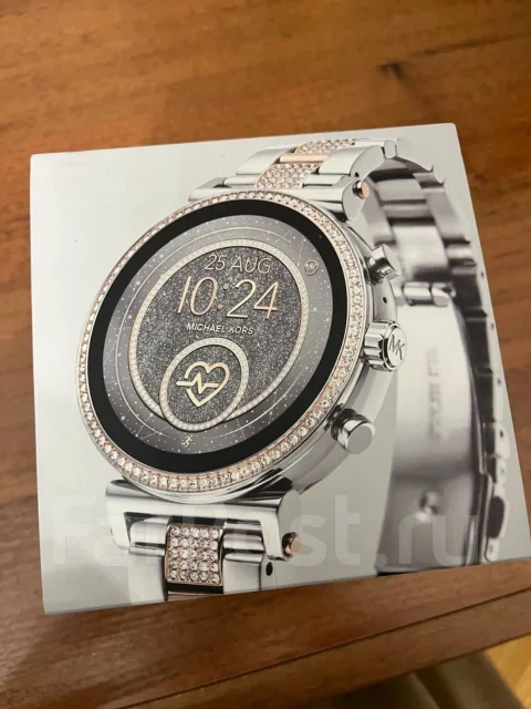 Michael Kors. GPS ����