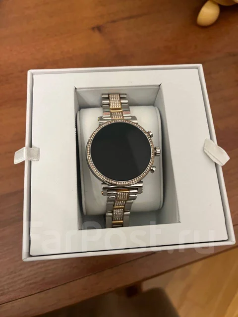 Michael Kors. GPS ����