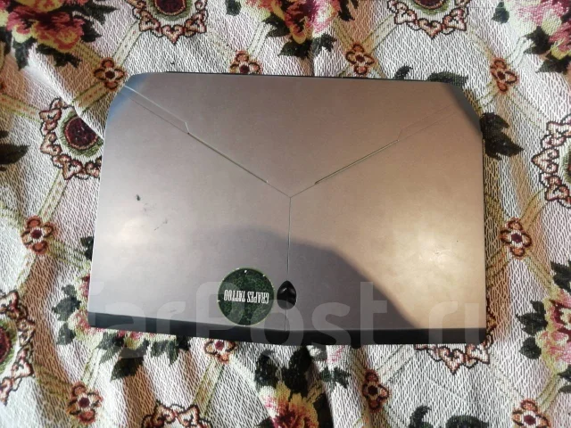 Dell Alienware. 13", ���� 1 000���, WiFi: 1, Bluetooth: 1 ����