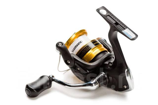 Катушка безынерционная Shimano FX2000 в Находке, новый, в наличии. Цена ...