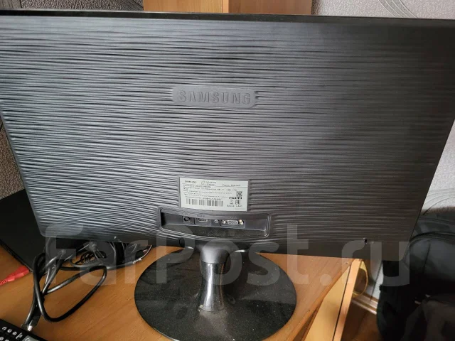 Samsung. 24", ���������� �� (LCD, LED, QLED) ����