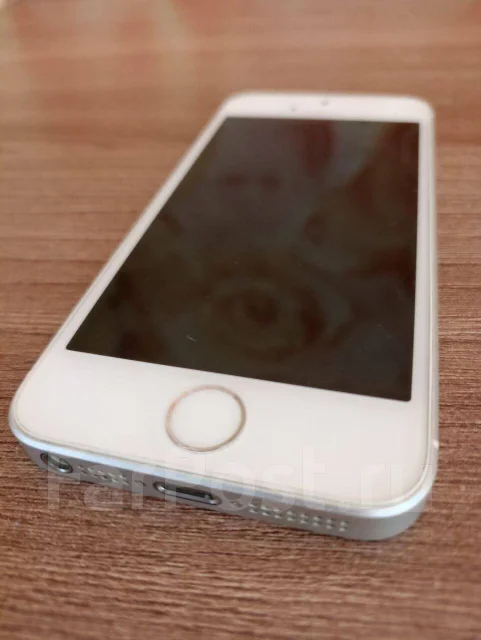 Apple iPhone SE. �/�, �����������, 4G LTE, NFC ����