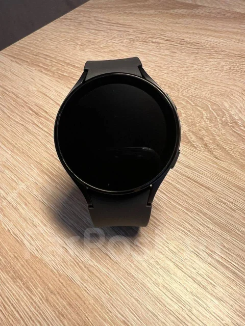 Samsung Galaxy Watch4. GPS, NFC, IP68 ����
