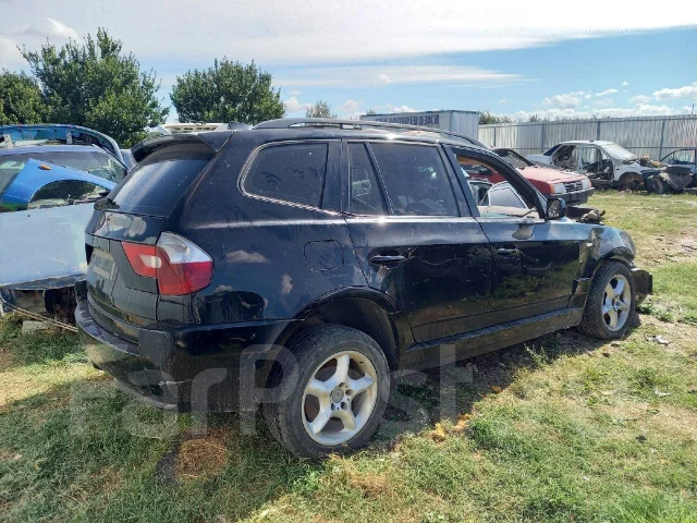 BMW X3 ����