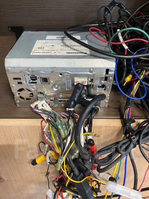 Panasonic CN-HW1000D ����