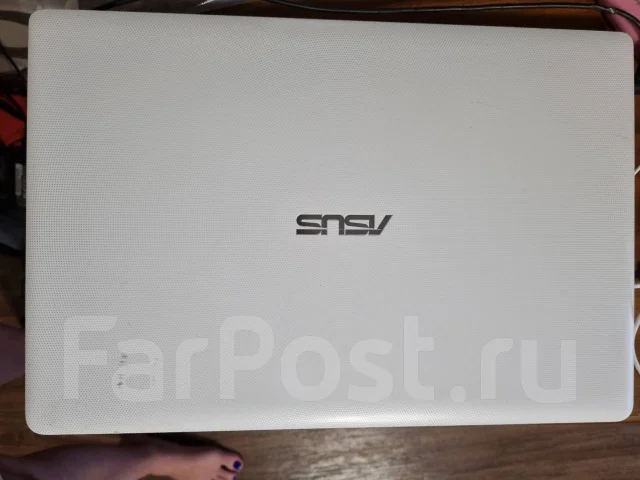Asus X502C. 15", 1,5����, ��� 4 ��, ���� 320���, WiFi: 1, Bluetooth: 1, ����������� �� 4��. ����