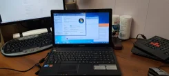 eMachines E732G. 15.6", 2,5����, ��� 4 ��, ���� 120���, WiFi, Bluetooth, ����������� �� 4��. ����