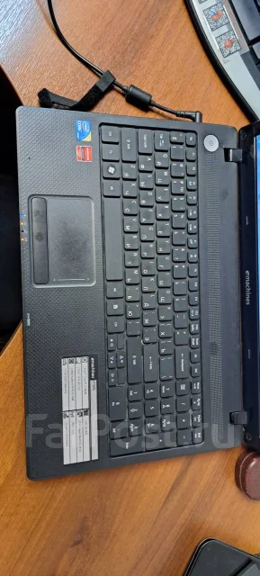 eMachines E732G. 15.6", 2,5����, ��� 4 ��, ���� 120���, WiFi: 1, Bluetooth: 1, ����������� �� 4��. ����