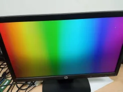 HP. 20", ���������� �� (LCD, LED, QLED) ����