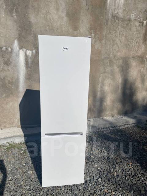 Холодильник с морозильной камерой BEKO RCNK310KC0W - Холодильники и ...