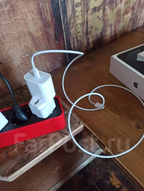 Apple iPad Air 5. 10.9 ������ ����