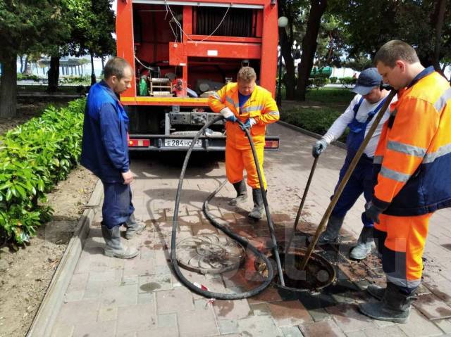Засор, чистка, труб. Монтаж. промывка труб. Прочистка канализации ...