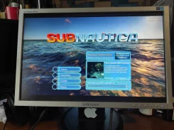 Samsung. 20.5" ����