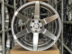Shogun. 9.5/10.5x18", 5x114.3, ET20/15, �� 73,1���. ����