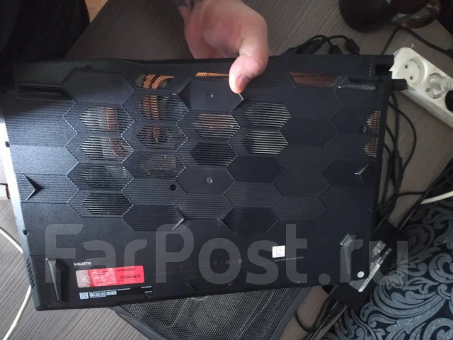 MSI Sword 17. 17.3", 2,3����, ��� 16 ��, ���� 500���, WiFi: 1, Bluetooth: 1, ����������� �� 6��. ����